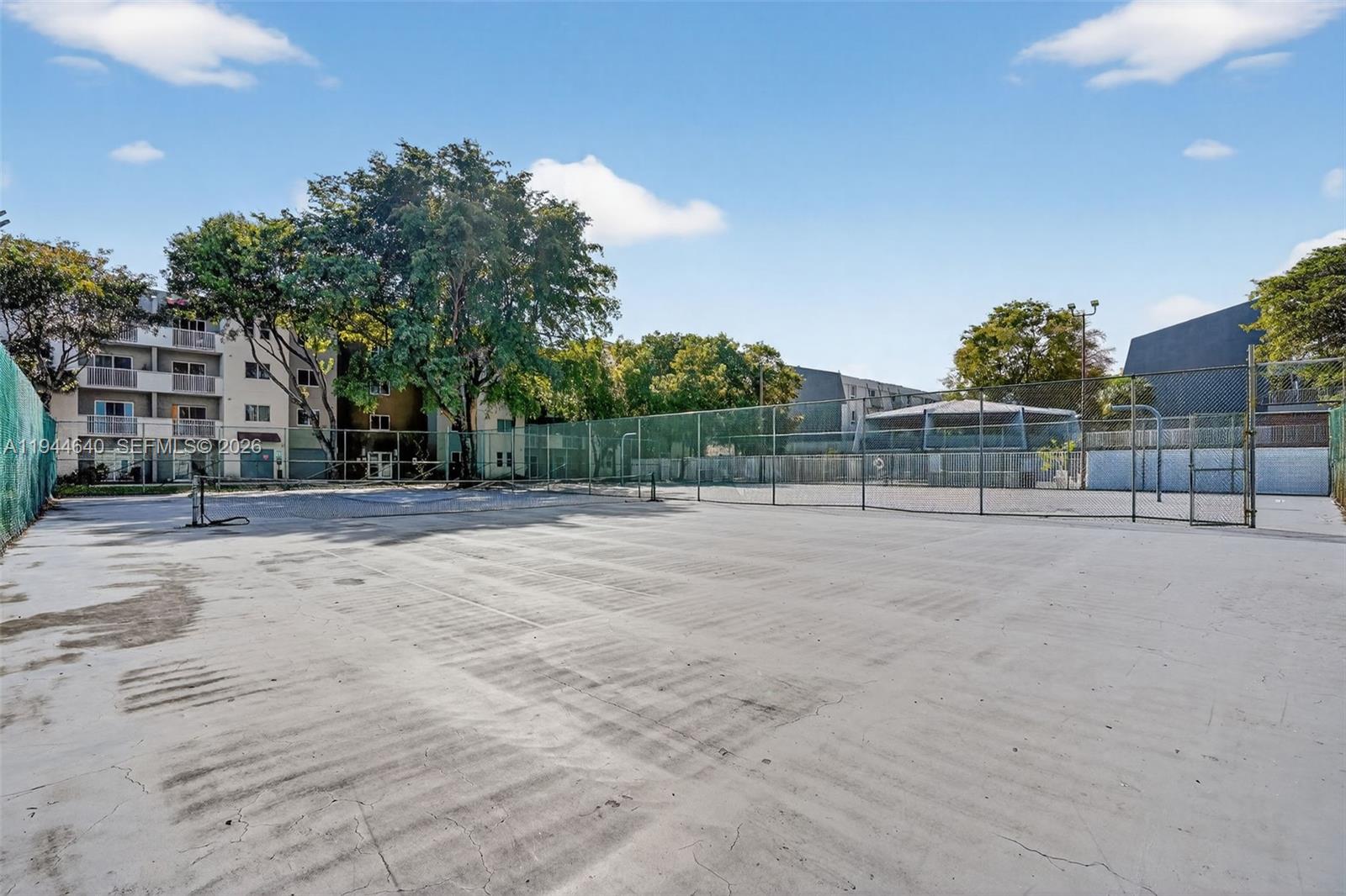 11060 Southwest 196th Street, Unit 605 Cutler Bay, FL 33157 - Photo 25 of 26 a view of a backyard