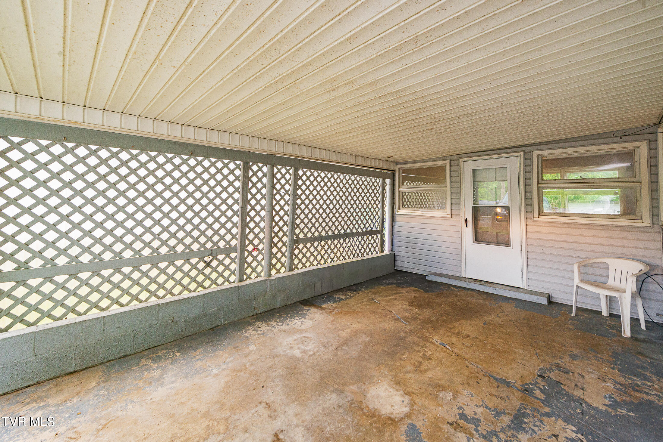 524 Old Beason Well Road Kingsport, TN 37660 - Photo 4 of 22 DSC_0430