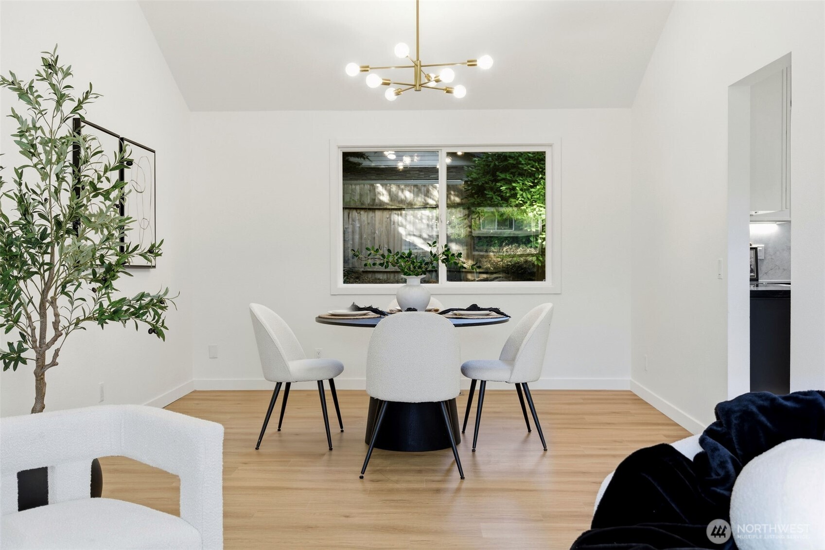 4136 Southwest 321st Street Federal Way, WA 98023 - Photo 12 of 39