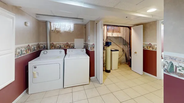 $244,900 | 131 4th Place Southeast, Glenville, MN 56036
