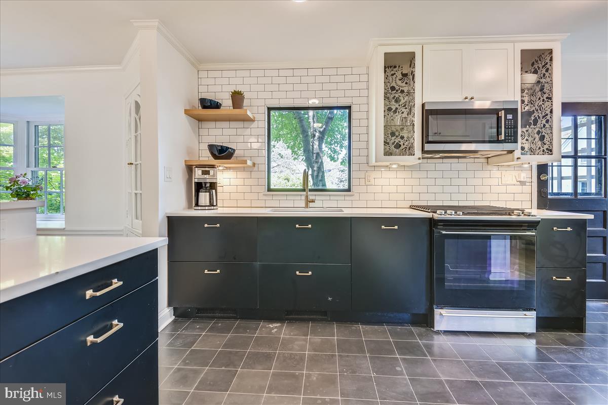 334 Suffolk Road Baltimore, MD 21218 - Photo 12 of 31 Kitchen
