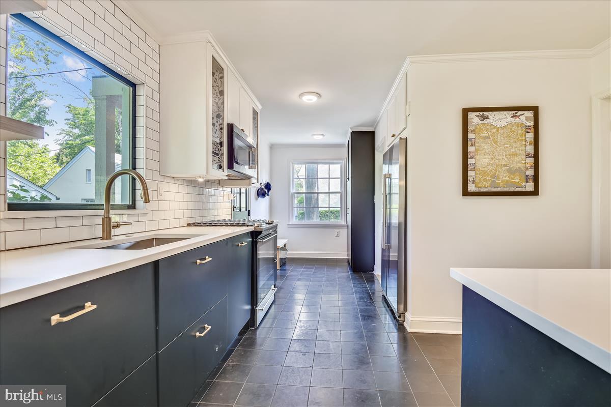 334 Suffolk Road Baltimore, MD 21218 - Photo 13 of 31 Kitchen