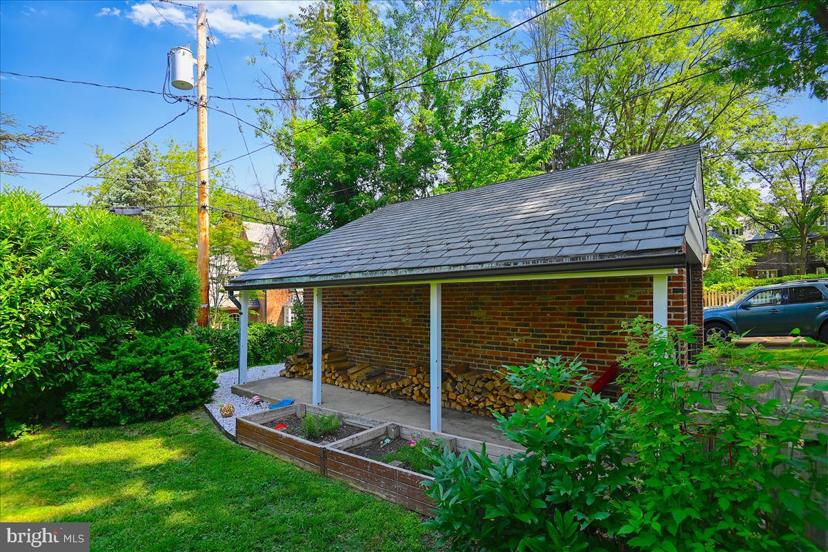 334 Suffolk Road Baltimore, MD 21218 - Photo 24 of 31 Garage Porch at Yard