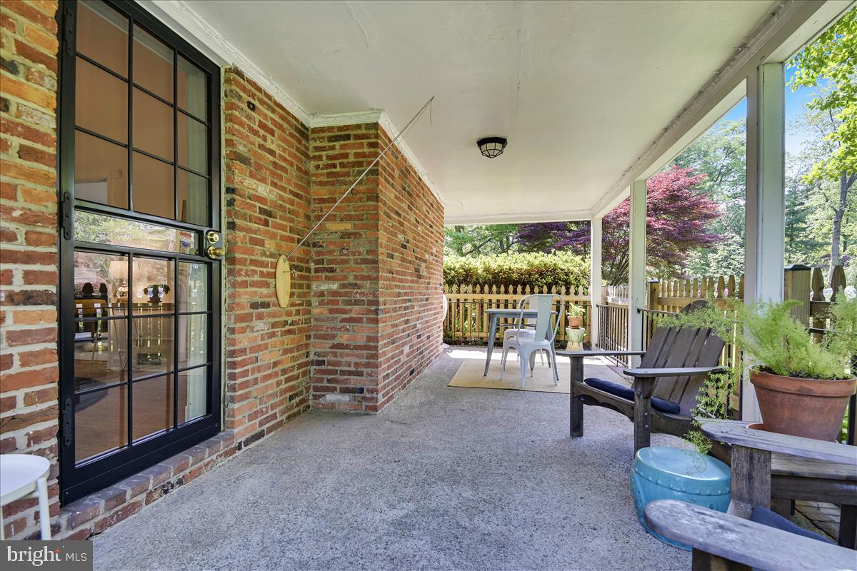 334 Suffolk Road Baltimore, MD 21218 - Photo 27 of 31 Side Porch