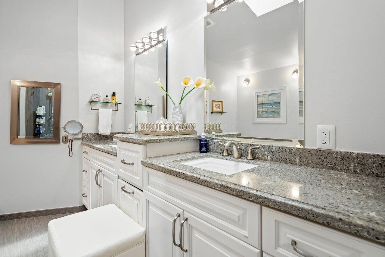 22600 Esplanada Circle Boca Raton, FL 33433 - Photo 22 of 49 Primary Bathroom