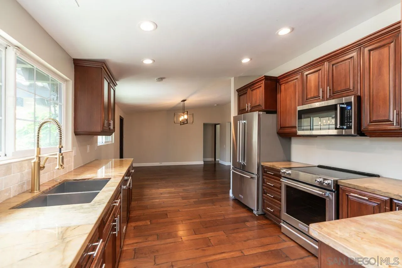 6271 Soledad Mountain Road La Jolla, CA 92037 - Photo 5 of 25