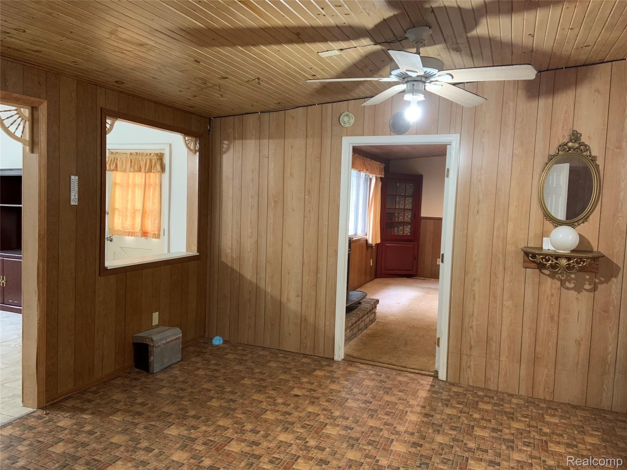 2408 Utley Road Flint, MI 48532 - Photo 22 of 33 IMG_2945.JPG