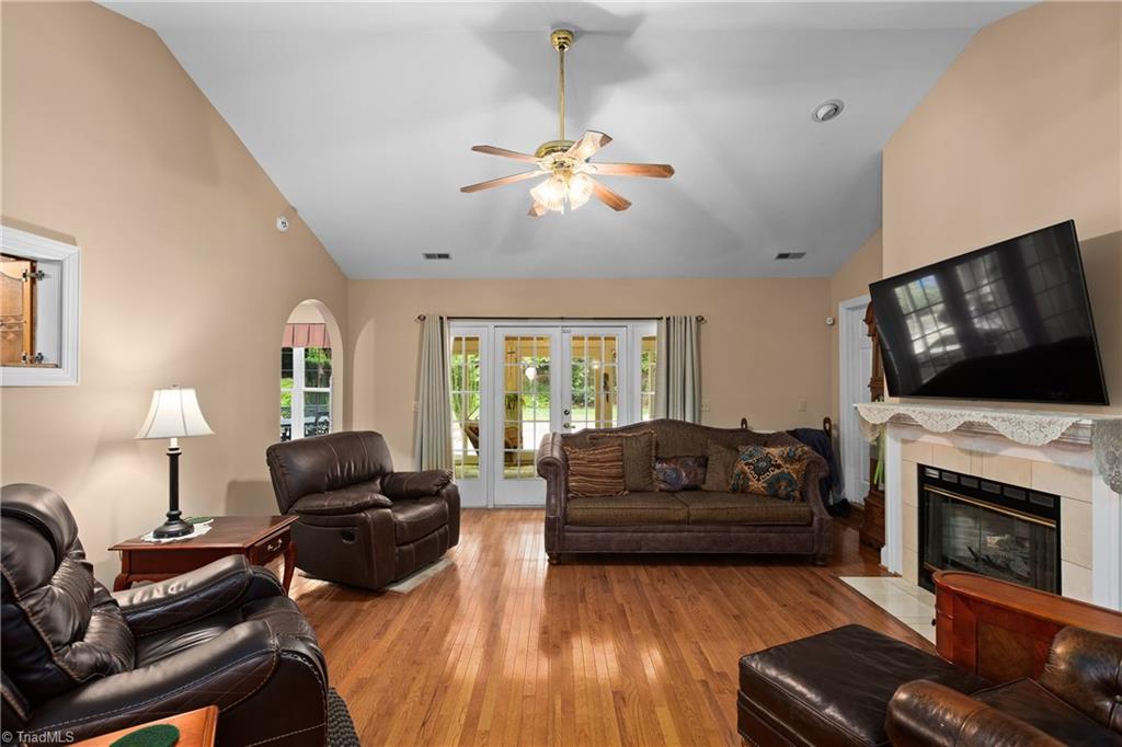 1239 Blackberry Ridge Drive High Point, NC 27265 - Photo 13 of 47 Gallery Image 13