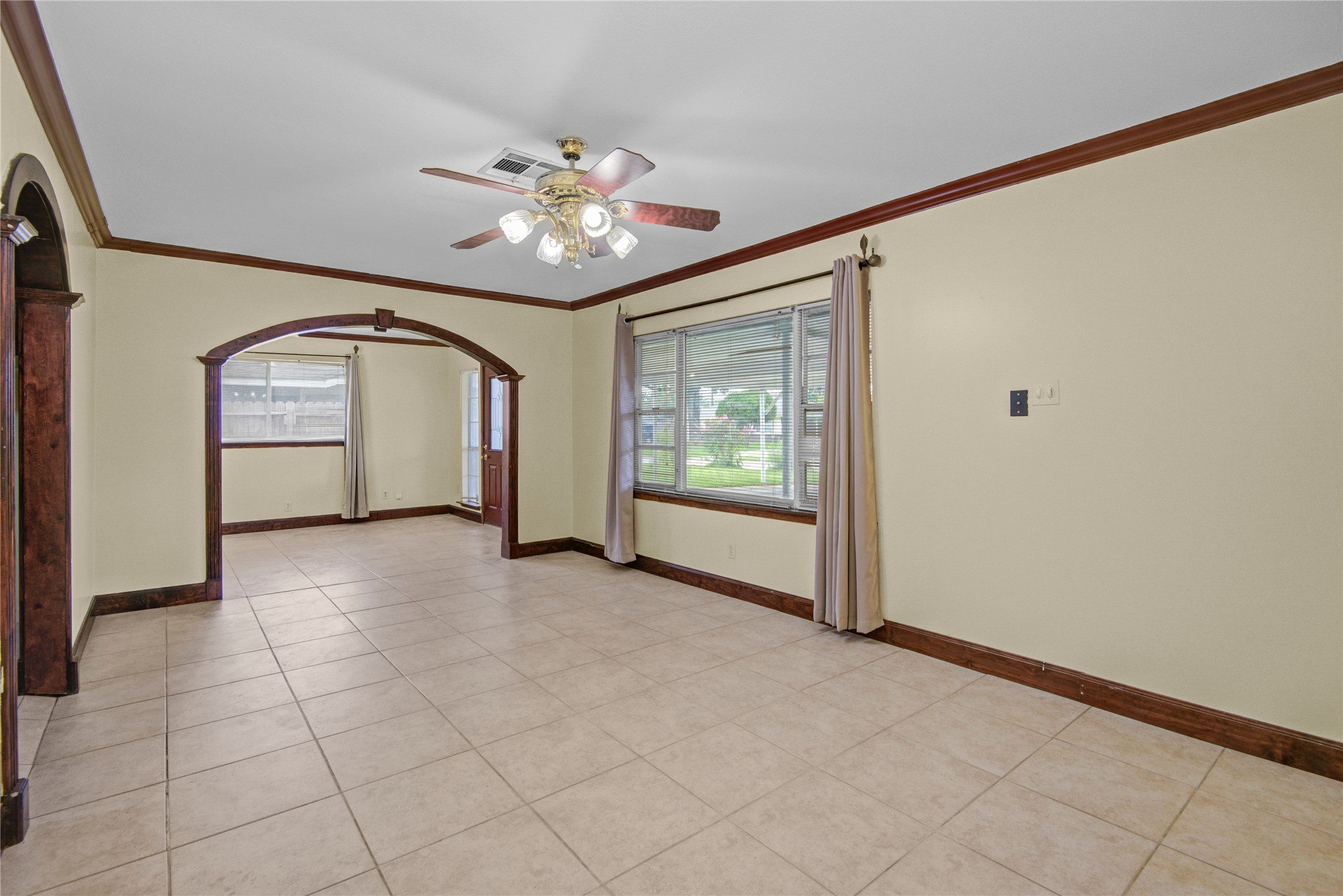 8565 Ridgepoint Drive Houston, TX 77055 - Photo 11 of 43