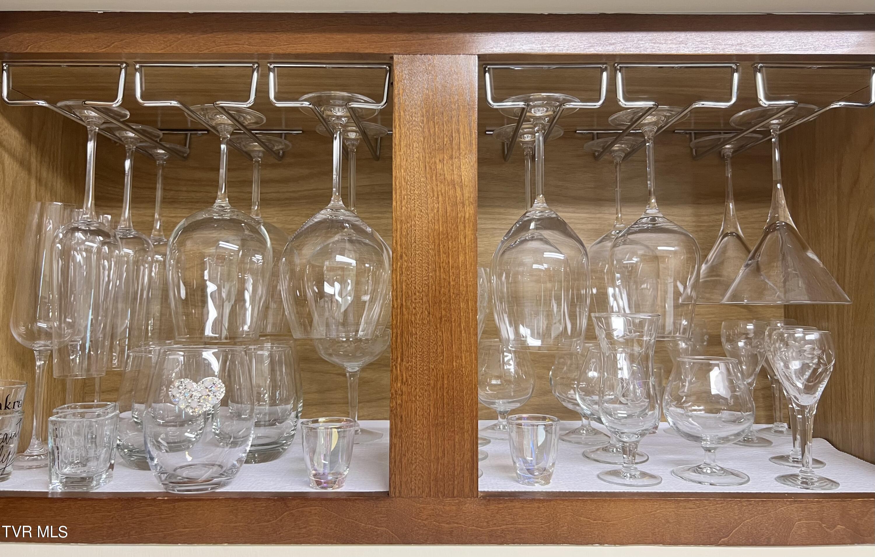 503 Hickory Road, Unit 503 Bristol, TN 37620 - Photo 20 of 47 Wine Glass Racks