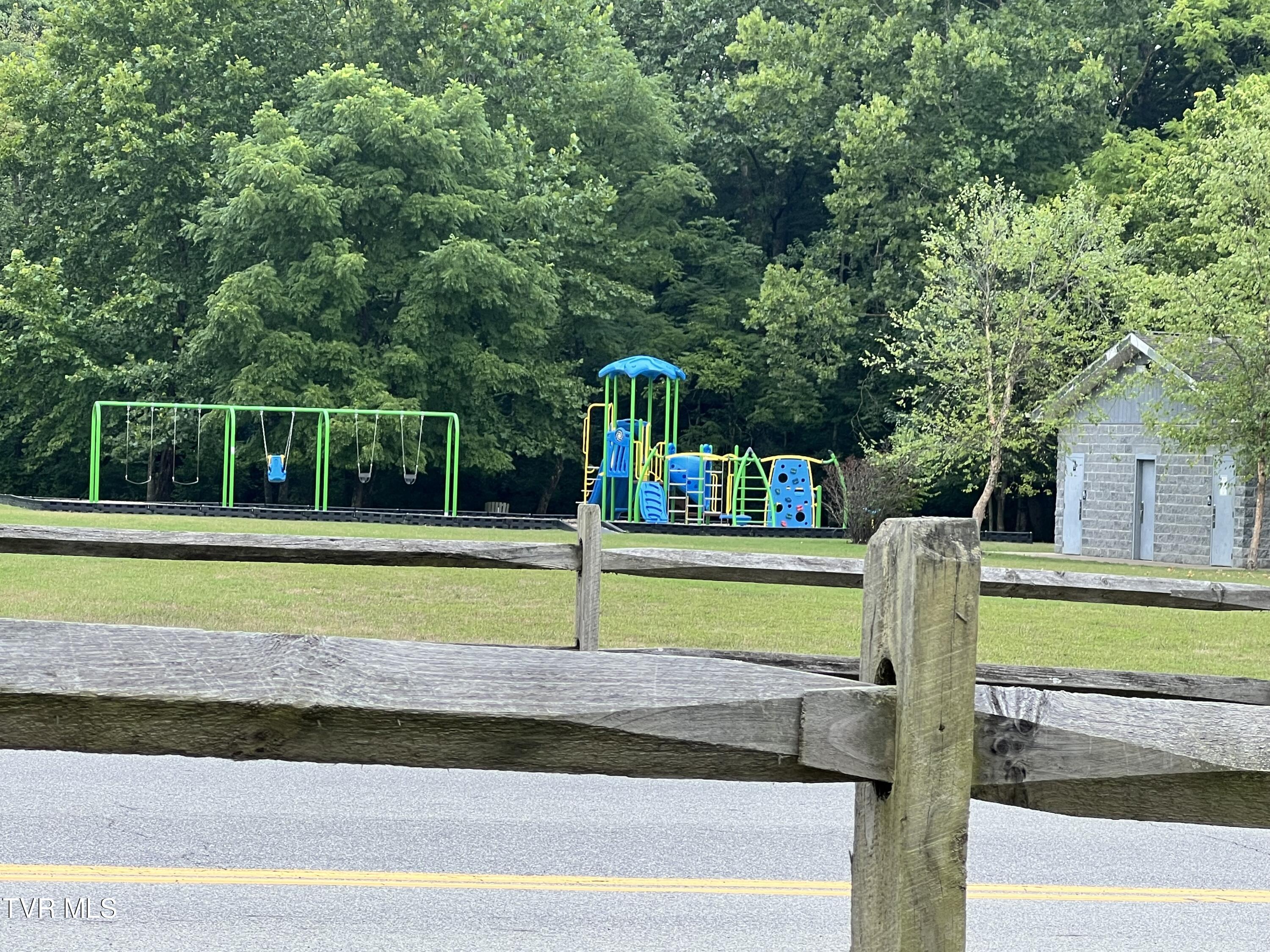 503 Hickory Road, Unit 503 Bristol, TN 37620 - Photo 35 of 47 Children’s Playgound