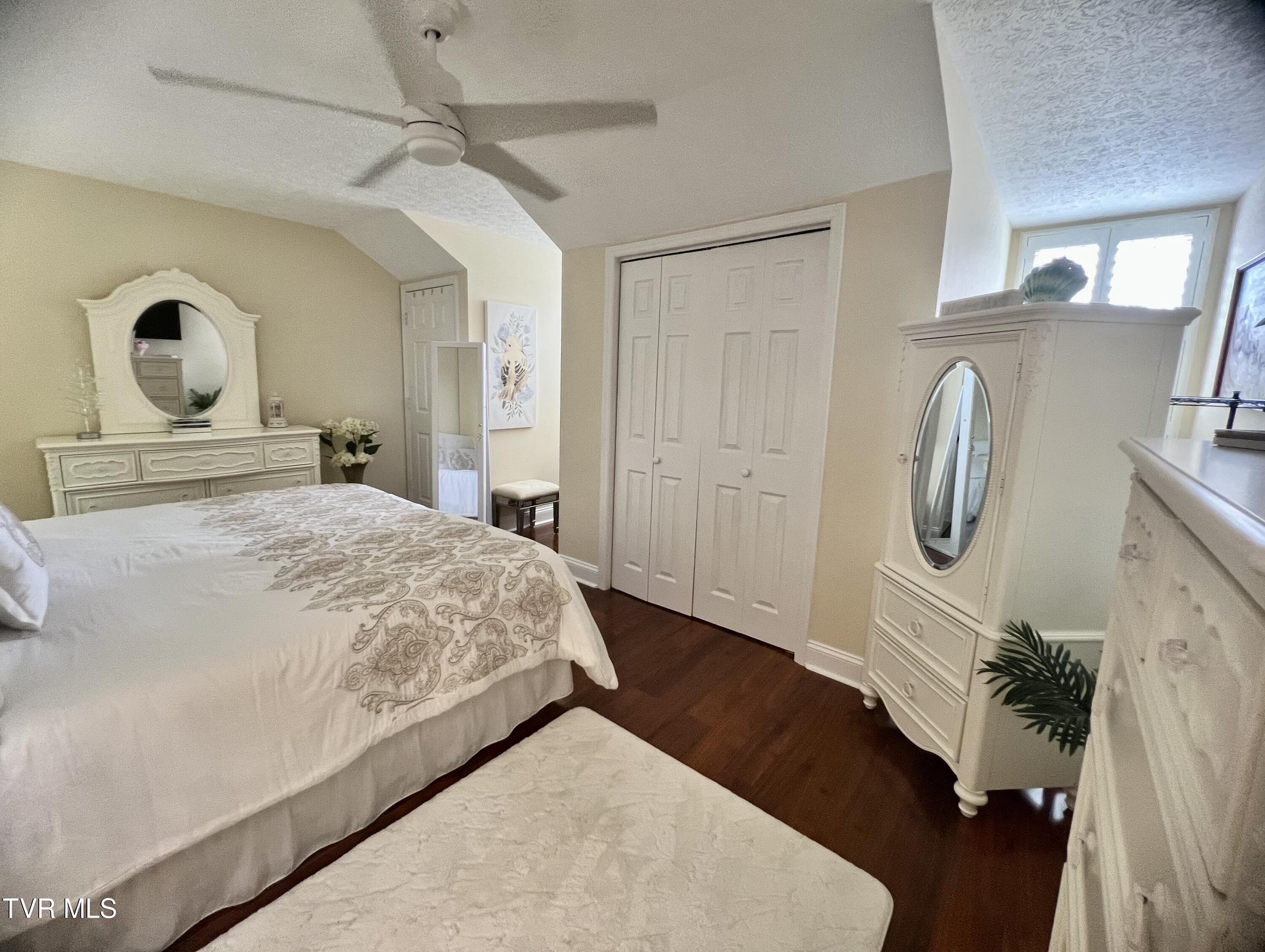 503 Hickory Road, Unit 503 Bristol, TN 37620 - Photo 45 of 47 2 Closets