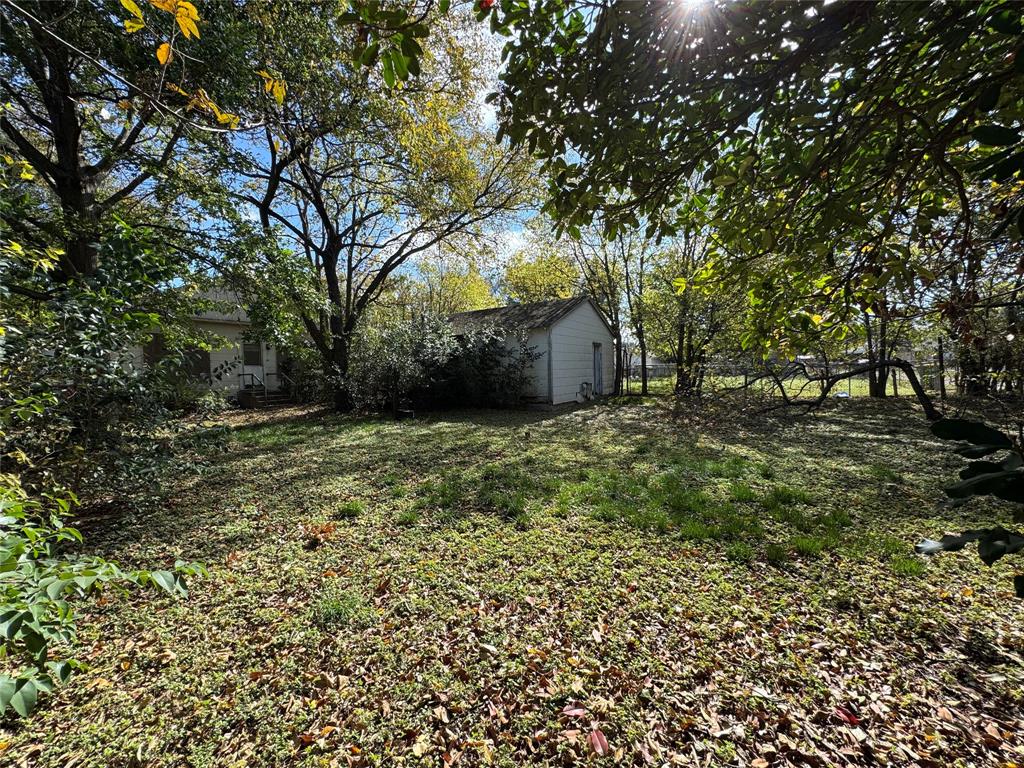 807 North Marable Street West, TX 76691 - Photo 22 of 27 a view of a backyard