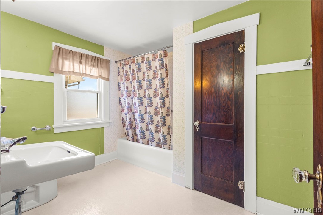 5 Woodrow Road Batavia City, NY 14020 - Photo 14 of 33