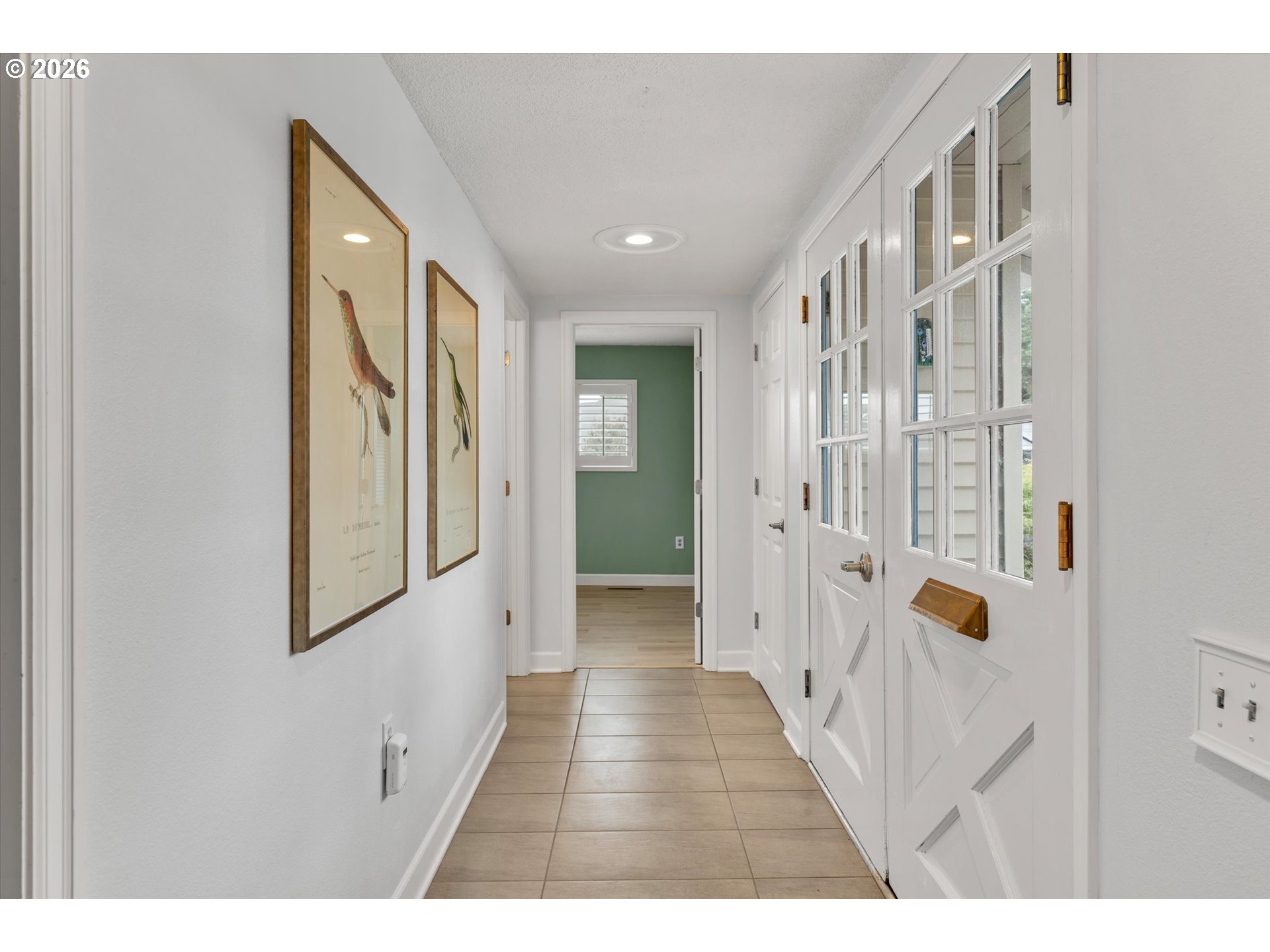 16720 Southwest 124th Avenue King City, OR 97224 - Photo 3 of 22 Entrance/Foyer