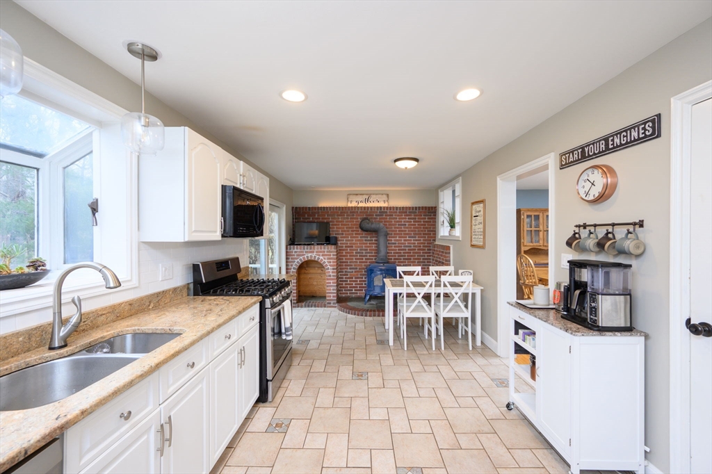 91 Plymouth Road Hanover, MA 02339 - Photo 7 of 29 Gallery Image 7