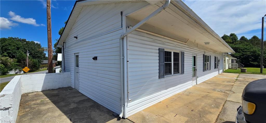 879 Holland Road Pelham, NC 27311 - Photo 5 of 41 Gallery Image 5