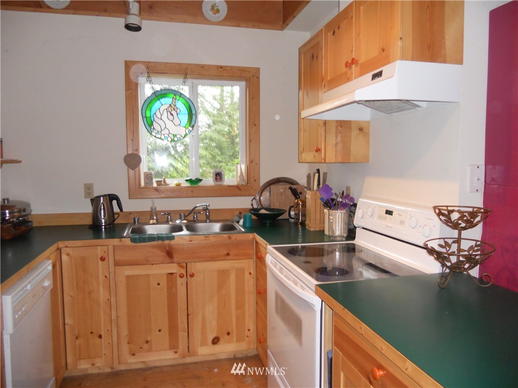 10721 Larson Road Anderson Island, WA 98303 - Photo 4 of 24 Gallery Image 4