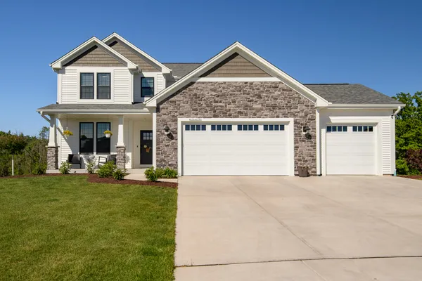 $799,900 | W176-n7392 Amethyst Drive, Menomonee Falls, WI 53051