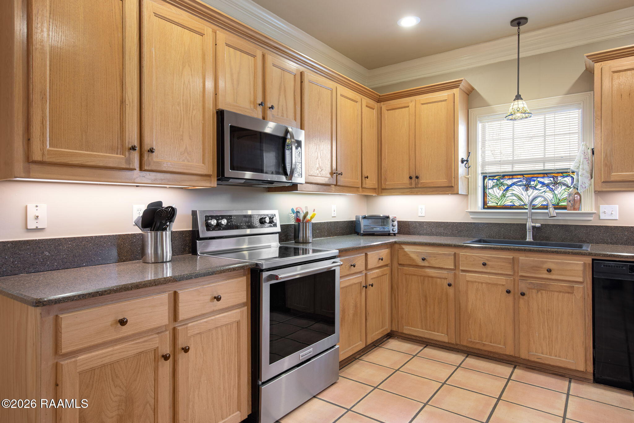 121 Pleasant View Drive Lafayette, LA 70503 - Photo 11 of 26 Kitchen open to Dining