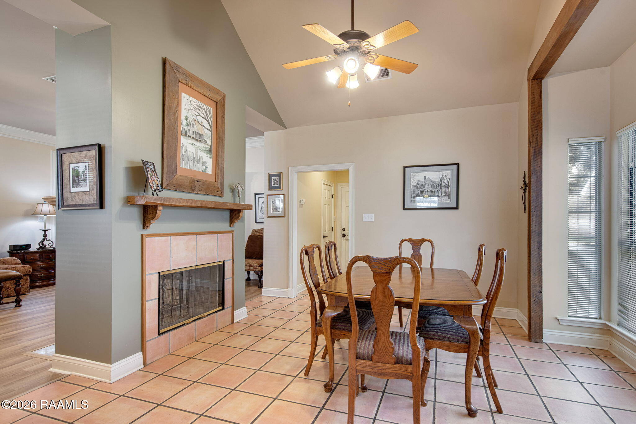 121 Pleasant View Drive Lafayette, LA 70503 - Photo 9 of 26 Double Fireplace!