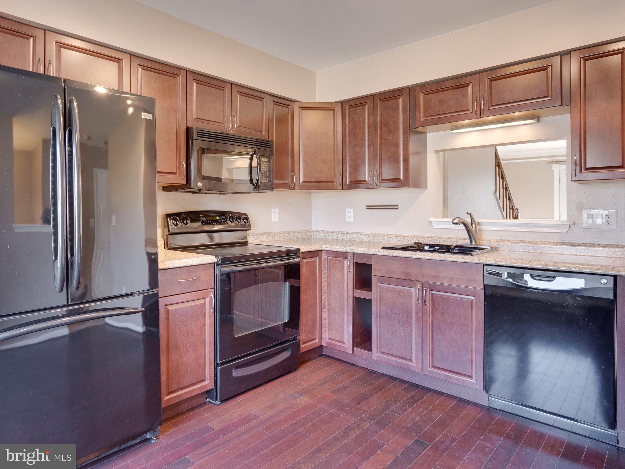 3805 Roxbury Court Alexandria, VA 22309 - Photo 2 of 8