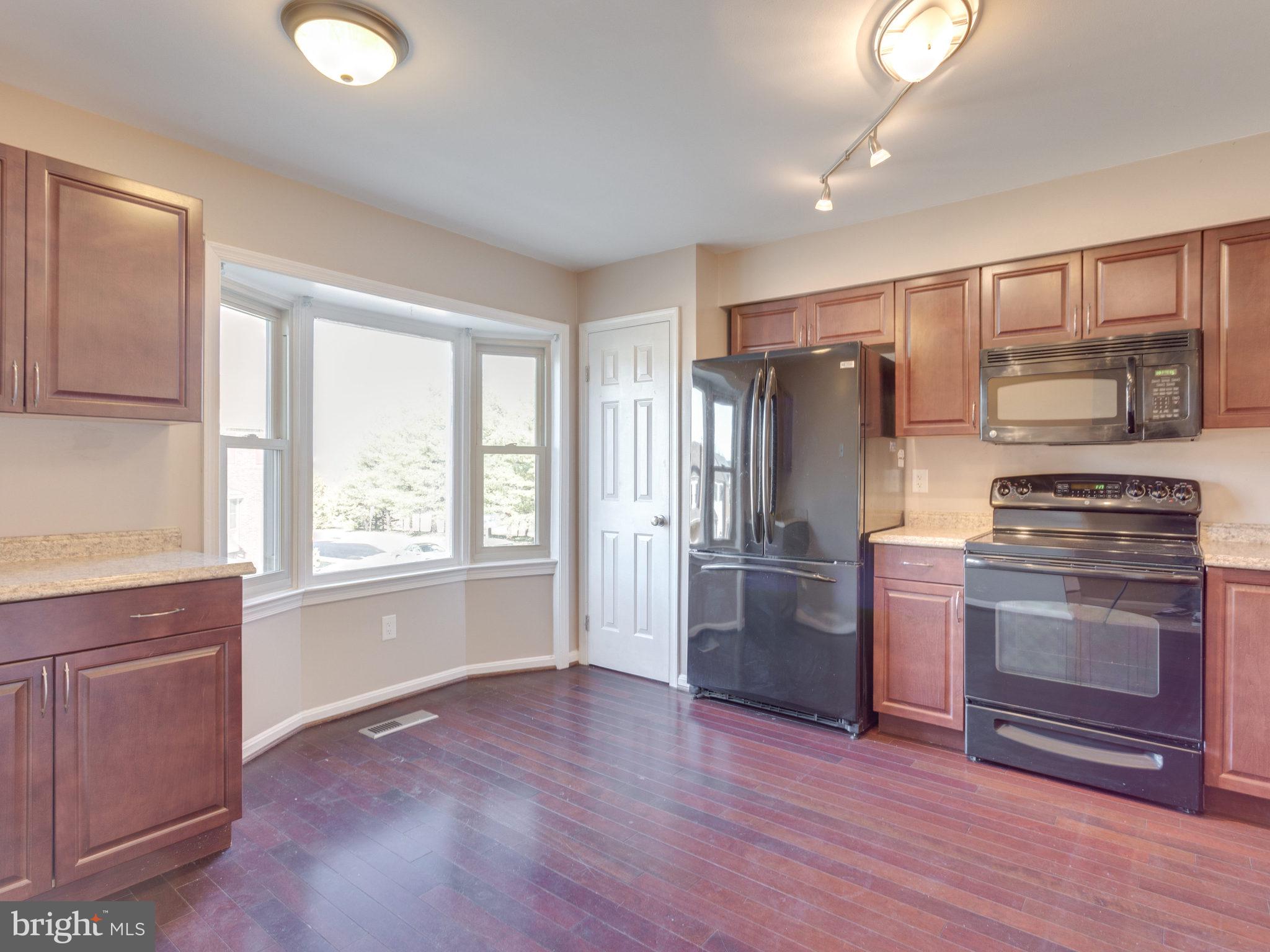 3805 Roxbury Court Alexandria, VA 22309 - Photo 3 of 8