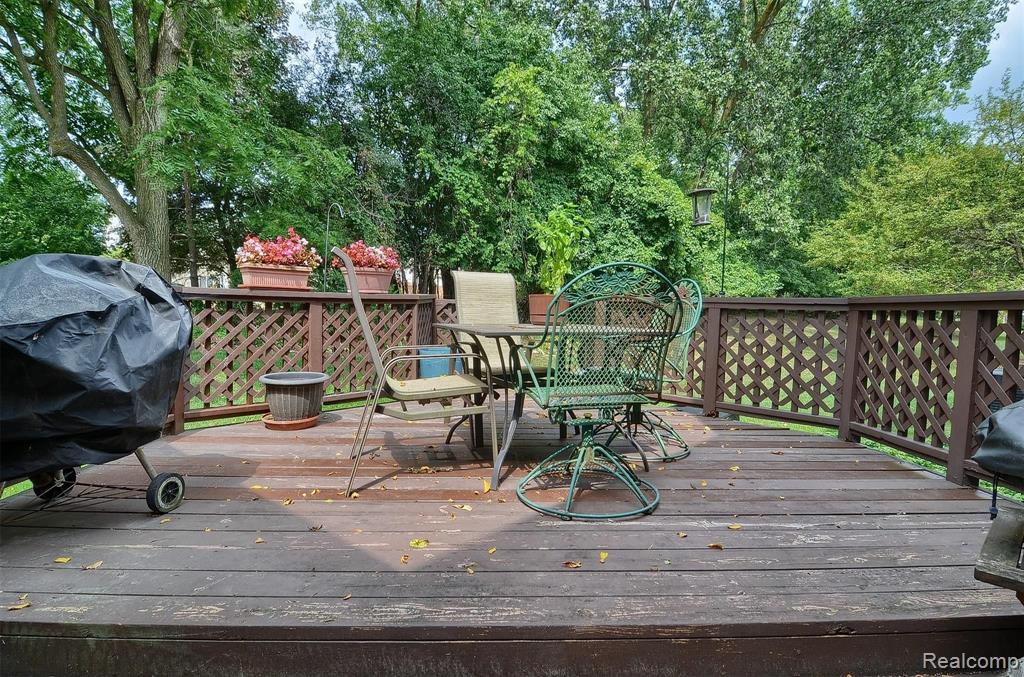 1237 Sandy Ridge Drive Rochester Hills, MI 48306 - Photo 33 of 35