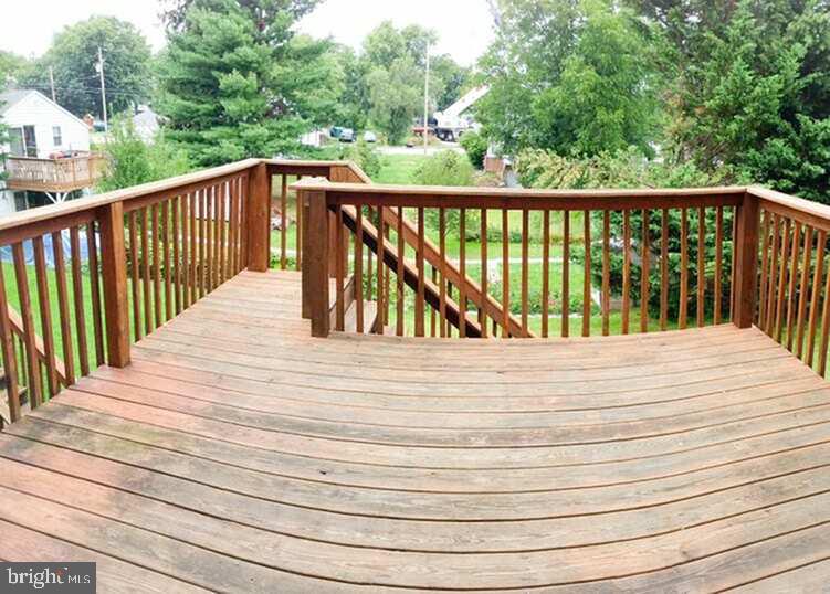 18 Grace Avenue Hanover, PA 17331 - Photo 10 of 15 a view of balcony with wooden floor and fence