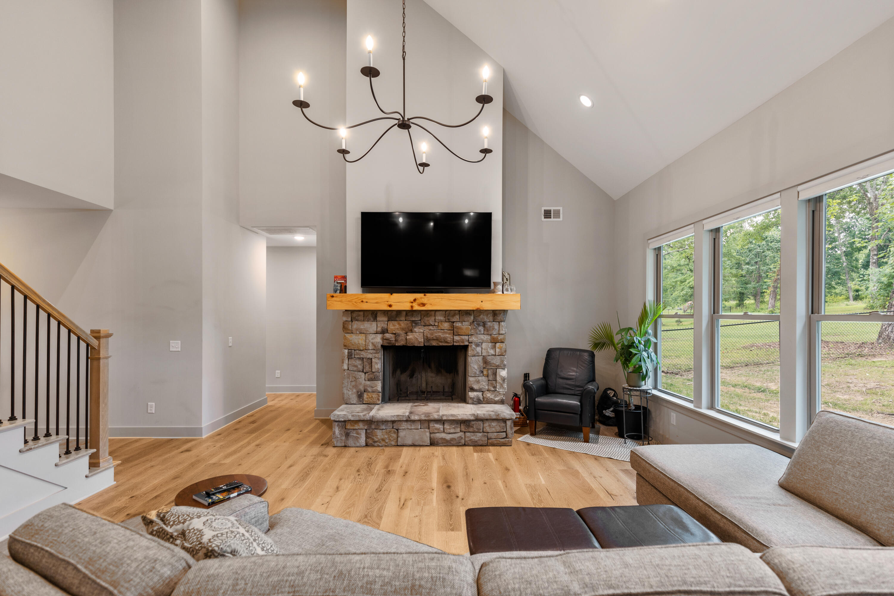 1946 Corral Road Signal Mountain, TN 37377 - Photo 19 of 63 Soaring Ceilings
