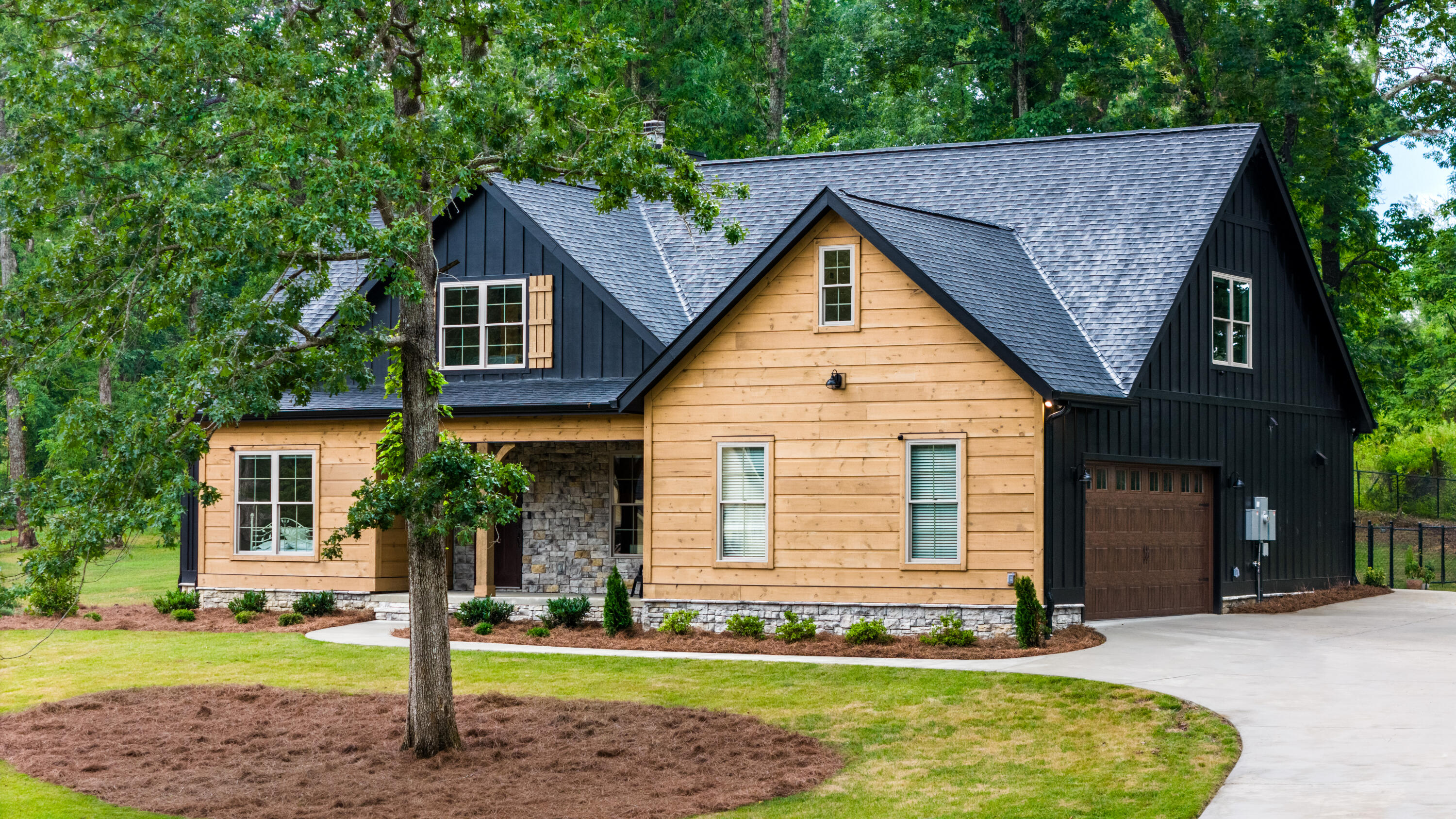 1946 Corral Road Signal Mountain, TN 37377 - Photo 2 of 63 Attractive Exterior Contrast!