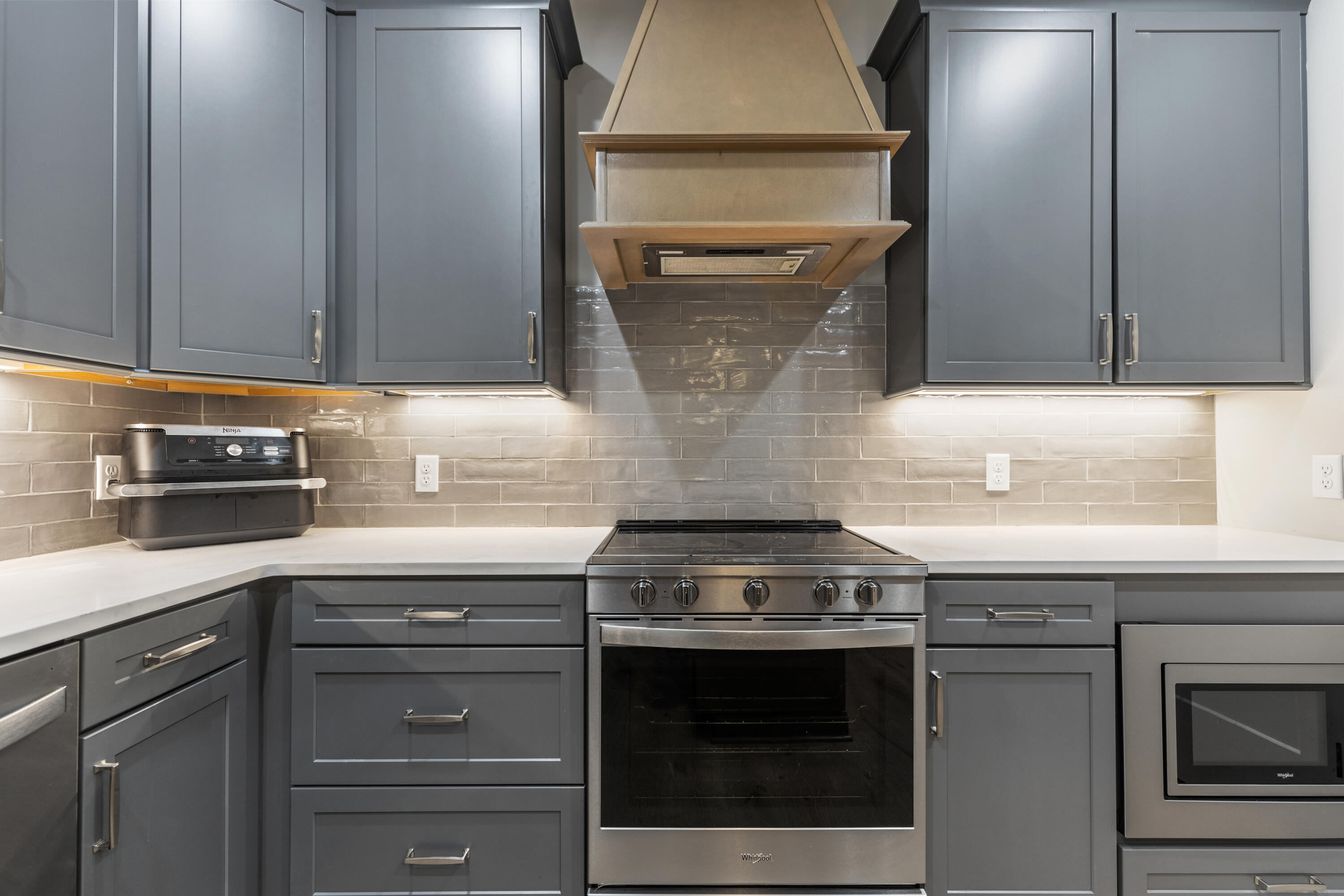 1946 Corral Road Signal Mountain, TN 37377 - Photo 27 of 63 Quartz Countertops