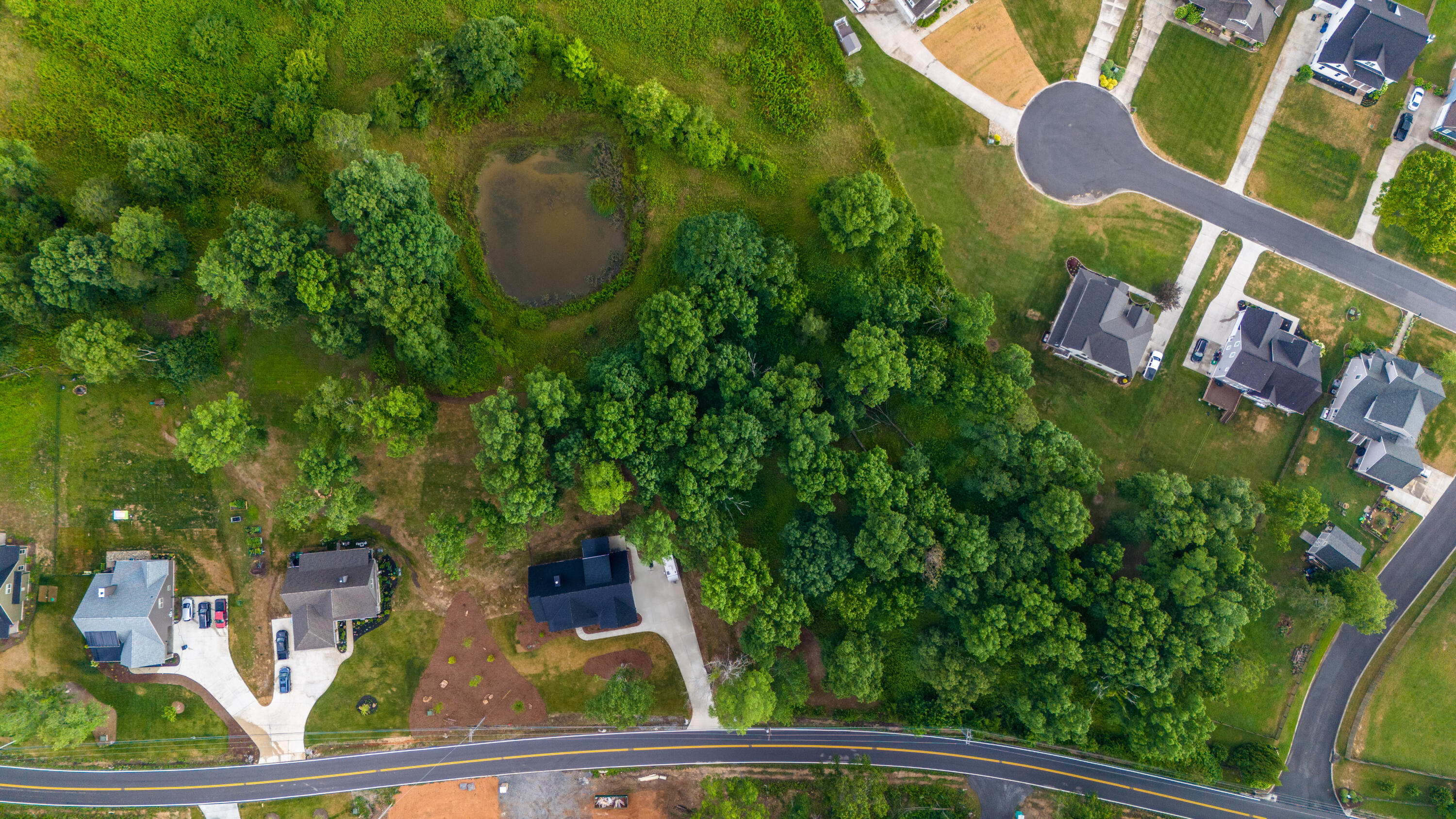 1946 Corral Road Signal Mountain, TN 37377 - Photo 3 of 63 Rare Unrestricted 1.27 Acre Lot