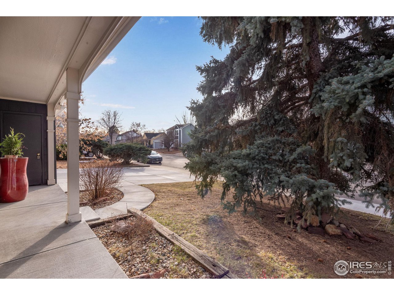 908 Clover Circle Lafayette, CO 80026 - Photo 3 of 40 a view of a backyard