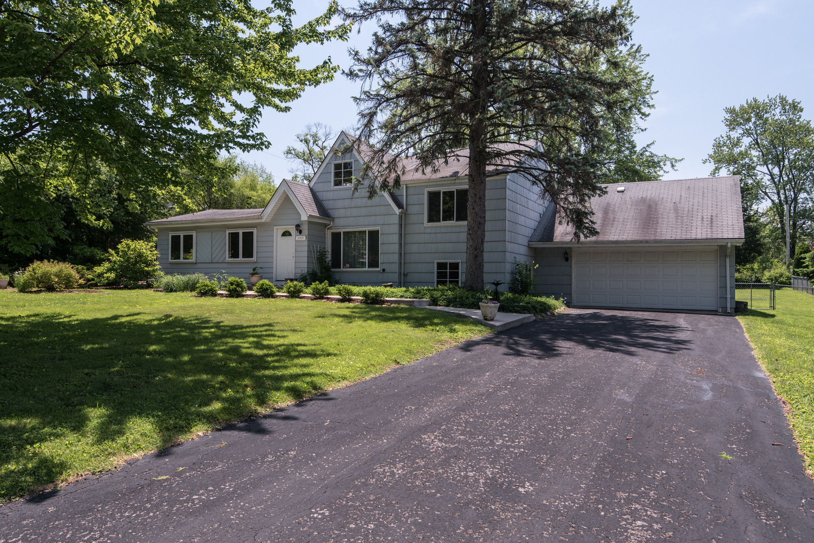 10725 Forestview Road Countryside, IL 60525 - Photo 3 of 52