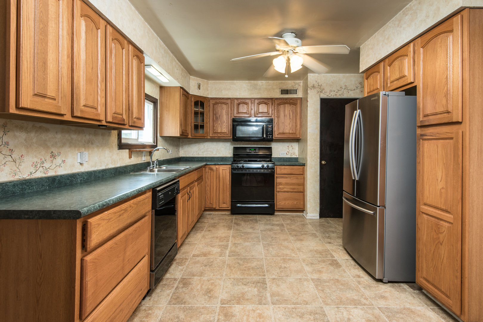 10725 Forestview Road Countryside, IL 60525 - Photo 7 of 52