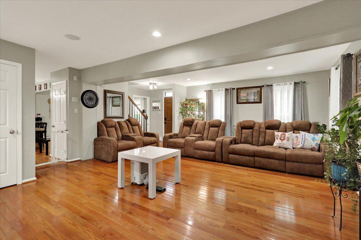40 Hunters Run Road Honey Brook, PA 19344 - Photo 10 of 47 Open living area w/closet & access to kitchen.