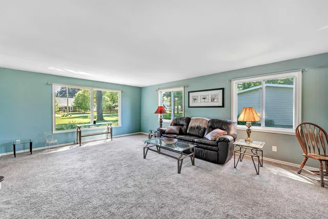 $639,900 | 433 Fairview Way, Shawano, WI 54166