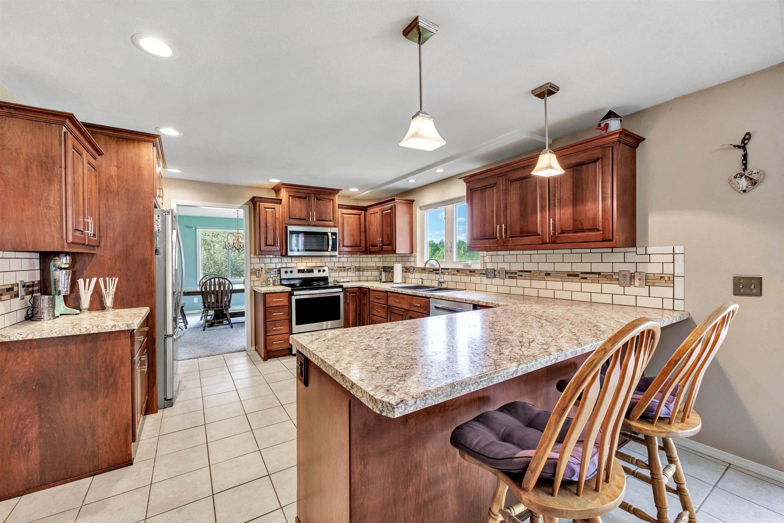 433 Fairview Way Shawano, WI 54166 - Photo 3 of 37