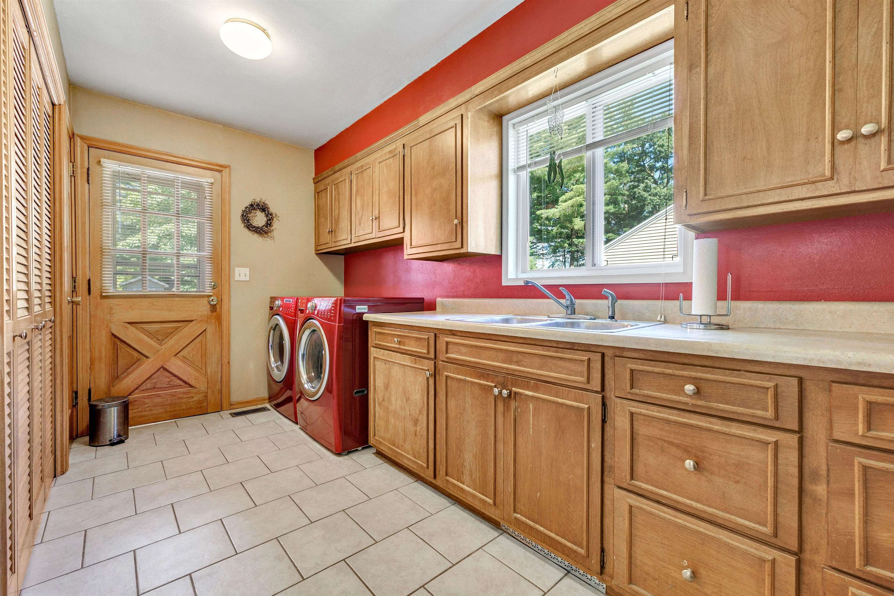 433 Fairview Way Shawano, WI 54166 - Photo 8 of 37