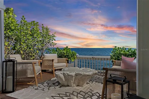 $599,000 | 4966 Coquina Key Drive Southeast, St. Petersburg, FL 33705