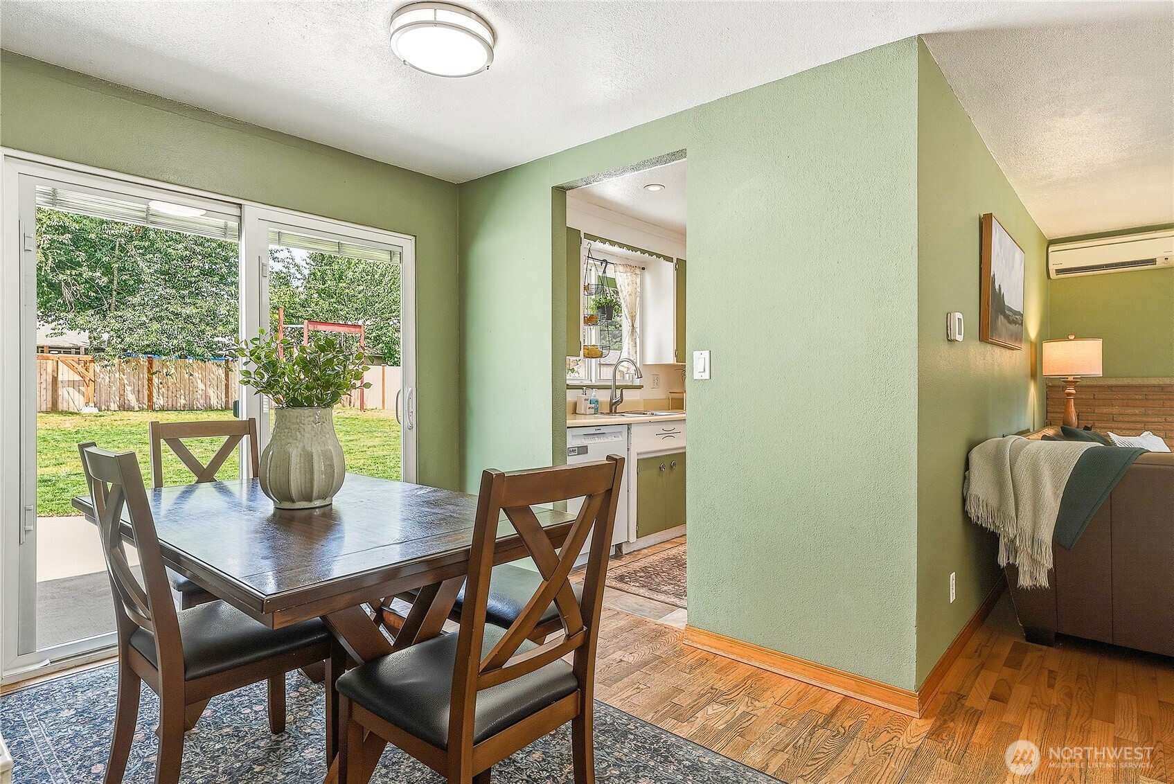 20818 77th Place West Edmonds, WA 98026 - Photo 7 of 39