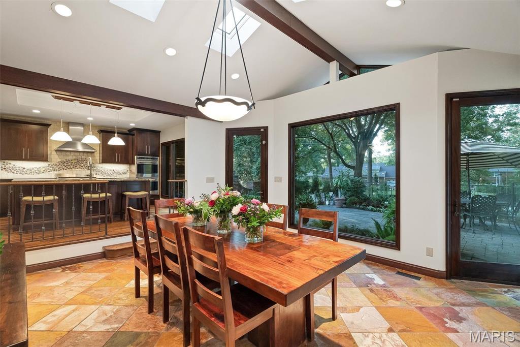 9845 Northbridge Road St. Louis, MO 63124 - Photo 11 of 59