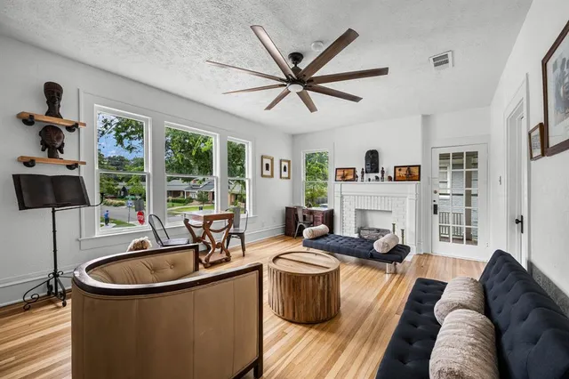 $749,000 | 5320 Junius Street, Dallas, TX 75214