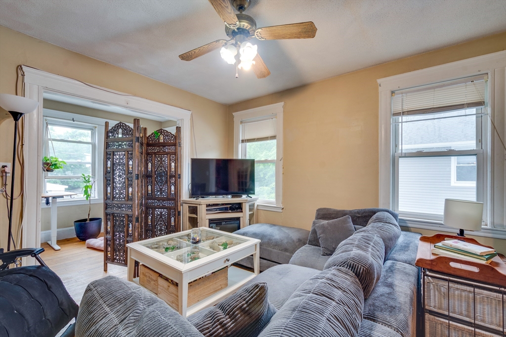 13-15 Osborne Road Arlington, MA 02474 - Photo 4 of 26
