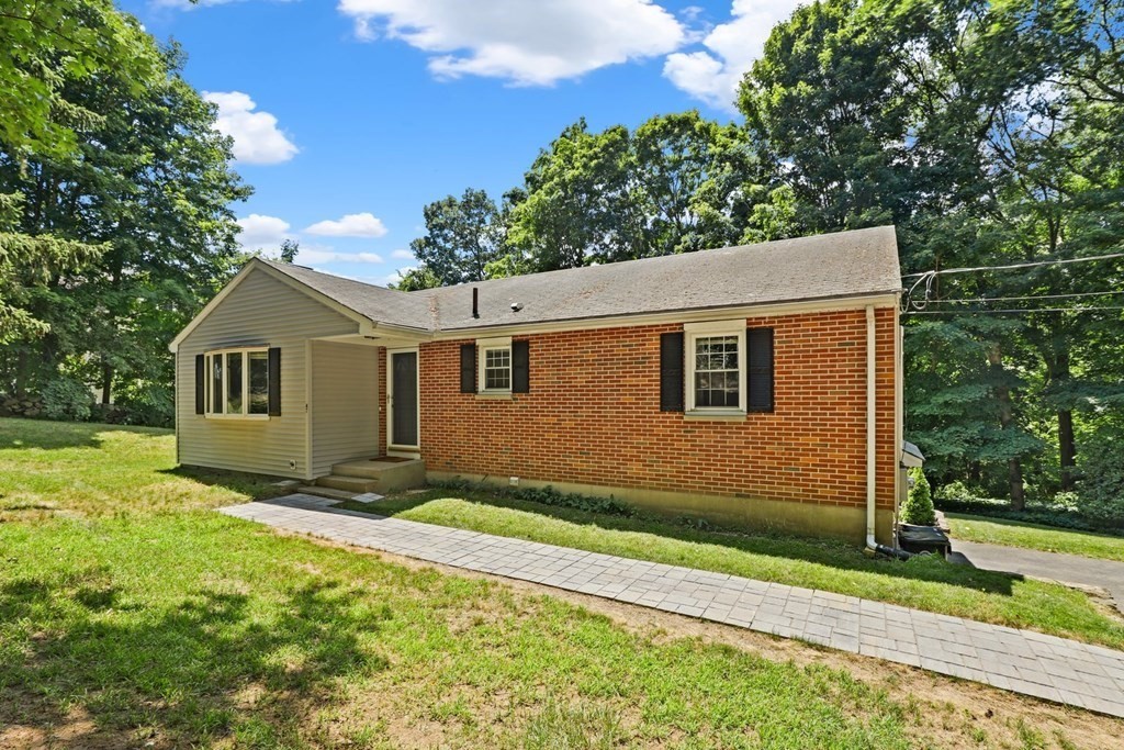 47 Framingham Road Marlborough, MA 01752 - Photo 1 of 29 Gallery Image 1