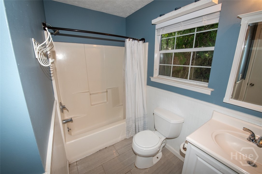 104 Ropemaker Lane Savannah, GA 31410 - Photo 20 of 40 Main Floor Bathroom