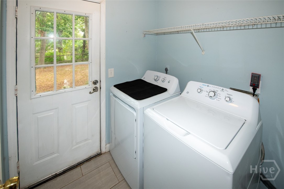 104 Ropemaker Lane Savannah, GA 31410 - Photo 22 of 40 Main Floor Laundry Room