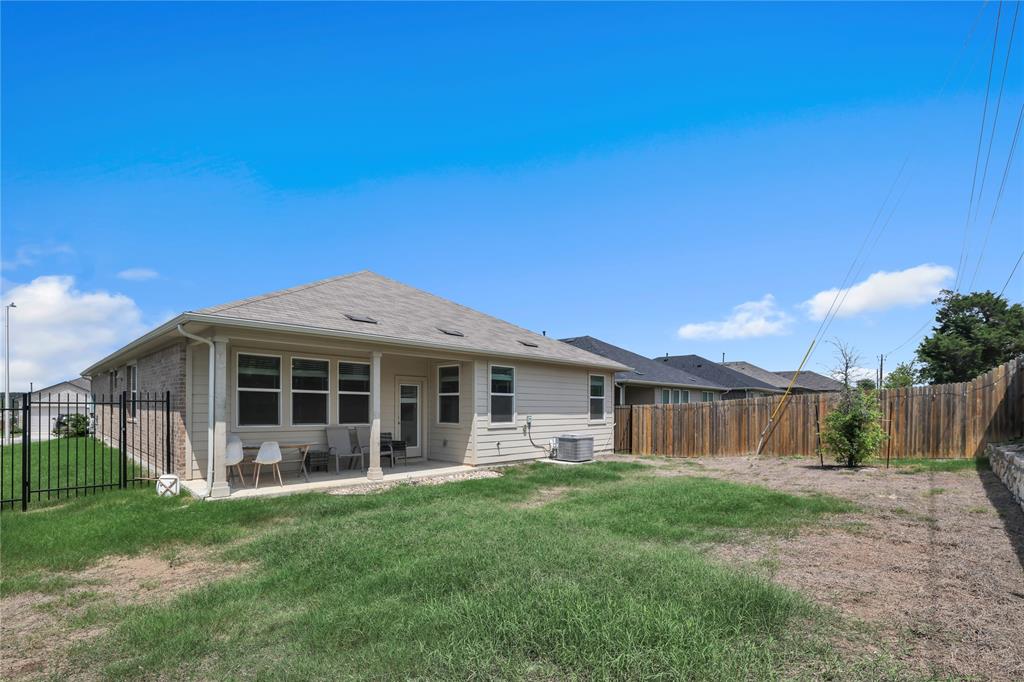 10633 Defender Trail Austin, TX 78754 - Photo 27 of 33