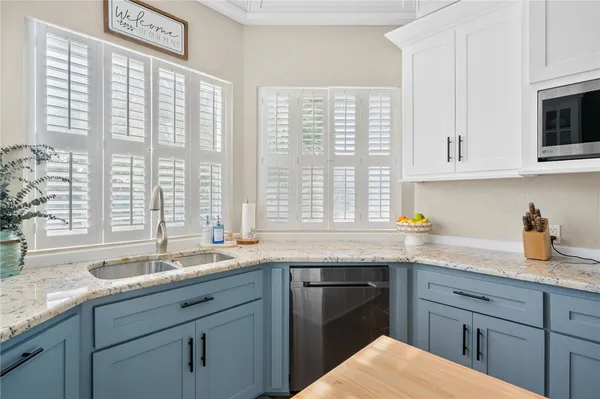 $975,000 | 3 Pelican Drive, Rockport, TX 78382